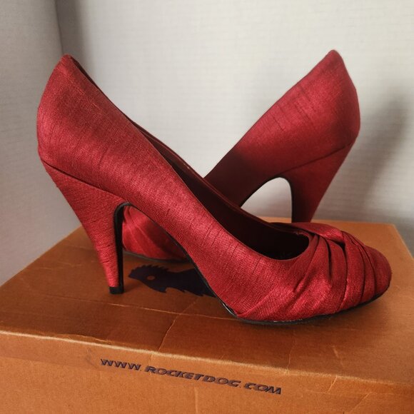Rocket Dog Red Silk Pump - Picture 5 of 6